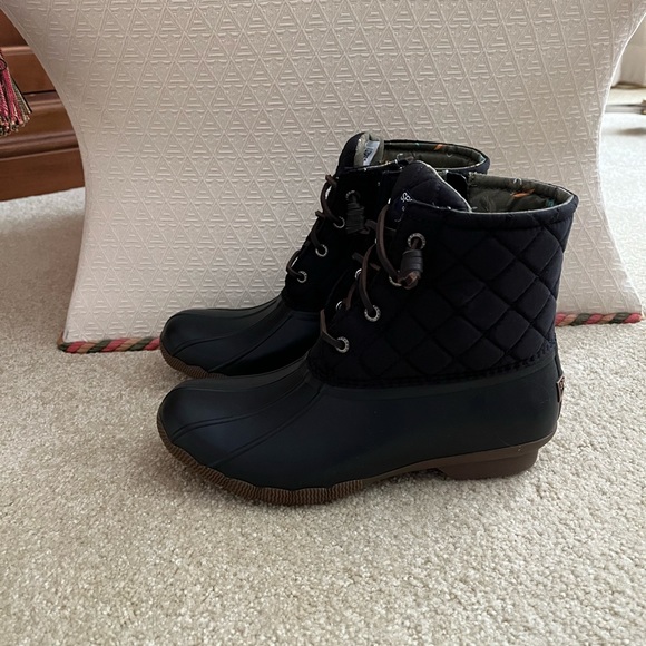 Sperry Women’s Saltwater Waterproof Quilted Duck Boots - Picture 5 of 11